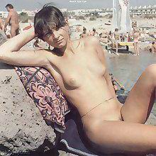sultry amatuer teen nudes stares females at the seaside es at all