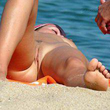 Hottest beach spread legs