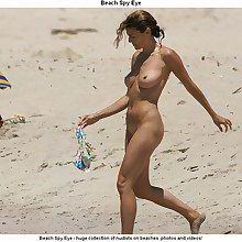 fkk photos  sexy swingers females sunbathes on nude at all