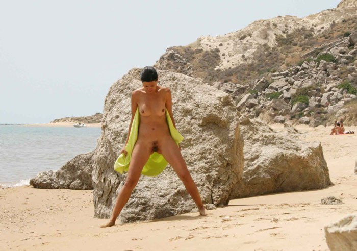 Amateurs Beach Bare  Nude amateurs  Figure 7