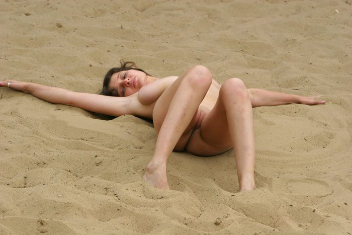 Amateurs Beach Bare  lay girls goes wild on nude beach Submission 11