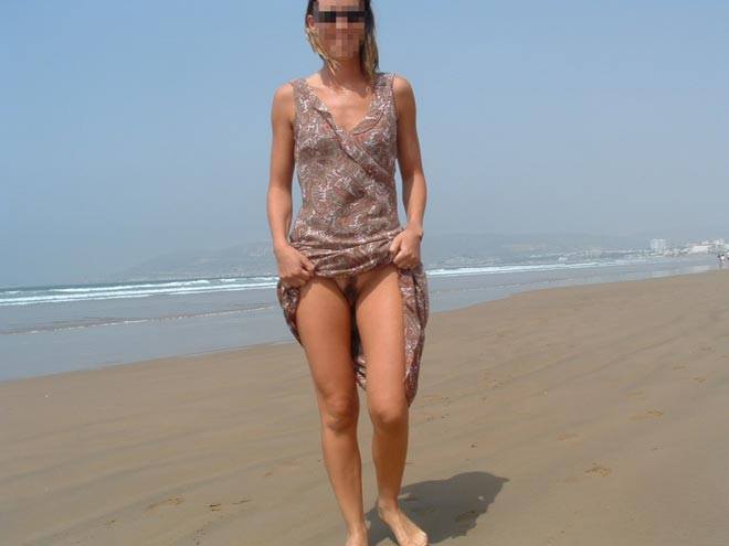 Amateurs Beach Bare  fat boobs inferior column  Photo 1