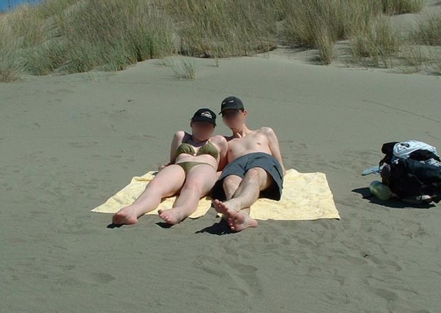 Amateurs Beach Bare  amateur couple shows their sexual intercourse  Photo 1