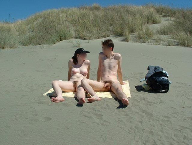 Amateurs Beach Bare  amateur couple shows their sexual intercourse  Scene 4