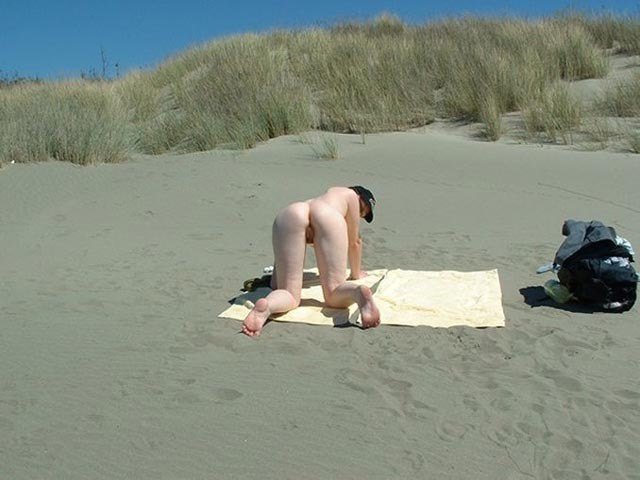 Amateurs Beach Bare  amateur couple shows their sexual intercourse  photography 5