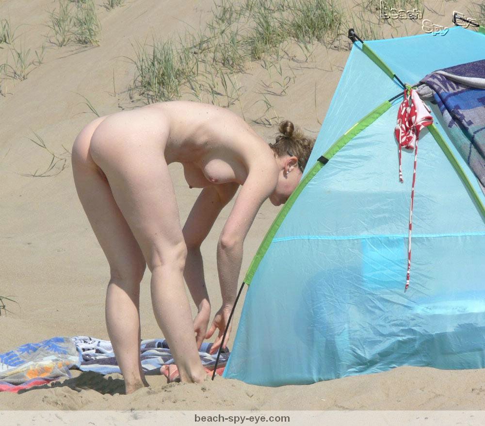 Nude Beaches Pics Hidden shots of nudist woman  - series of shots View 6