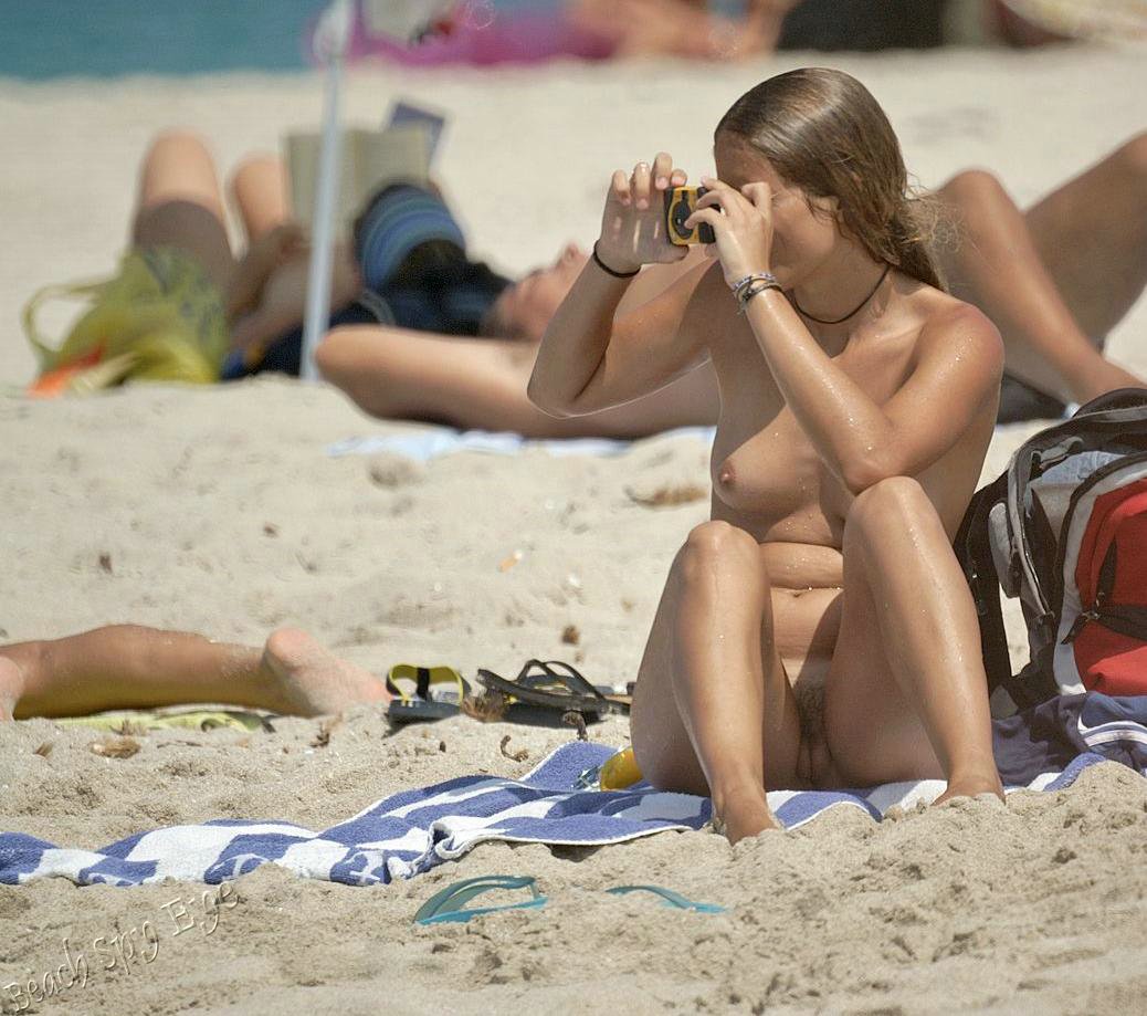 Nude Beaches Pics Hidden nude outdoor voyeur photos Photo 1