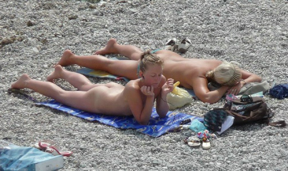 Nude Beaches Pics Vacant women caught on nude beach Photo 1