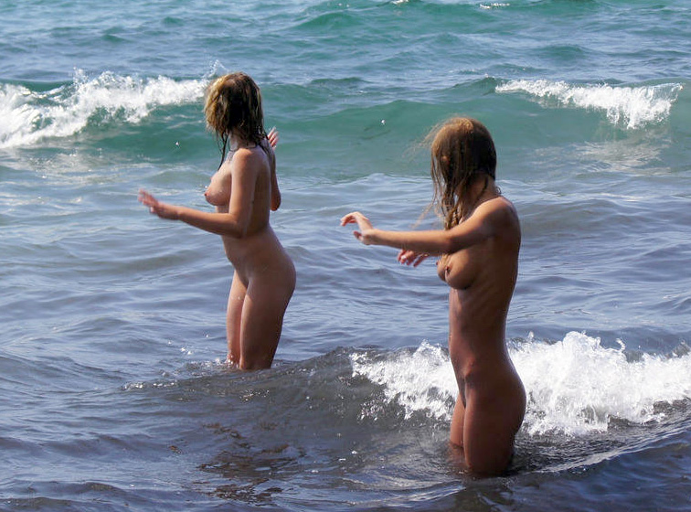 Nudist Photos Nudist Run aground Image 3