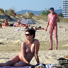 Nudist Littoral - women spread legs..