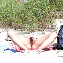 Undress girls sunbathes nude
