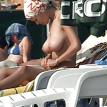 Sexy moments of beautiful nudist pussy shine in the sun.