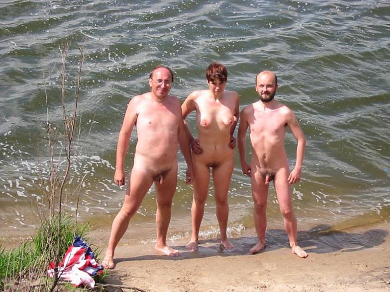 Amateurs Nude Sun, beach and nudism pics  15