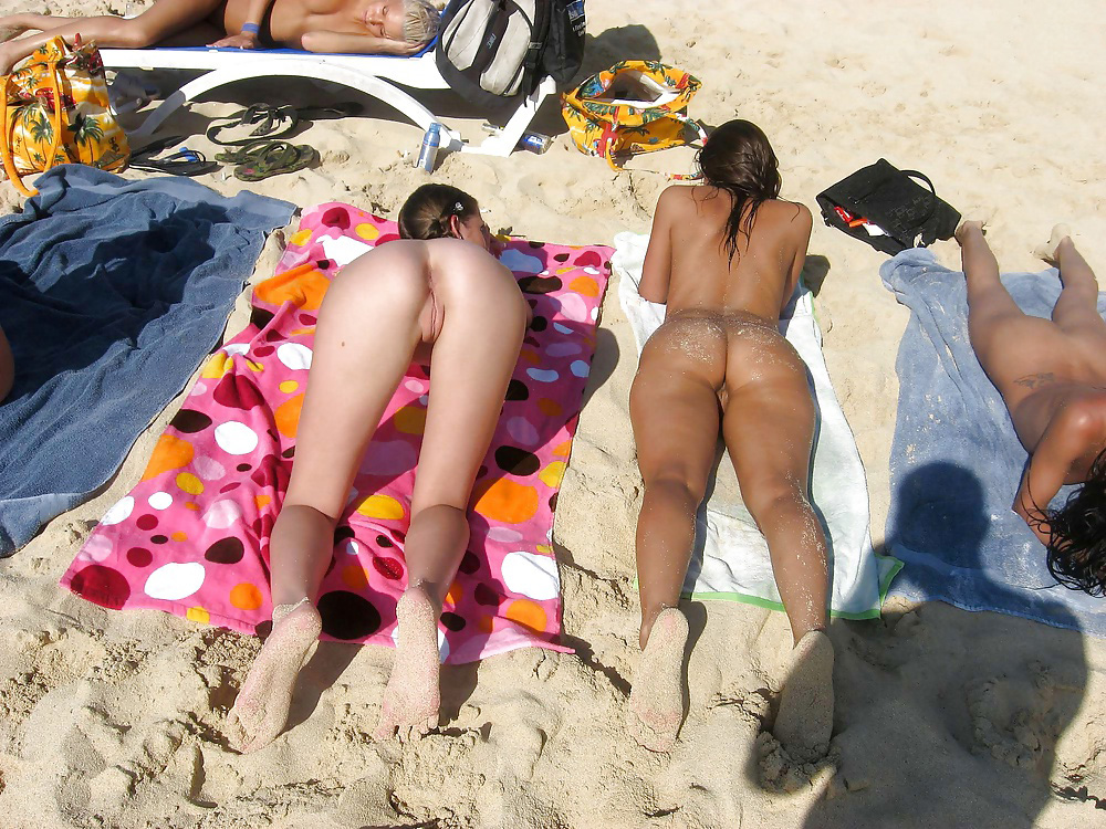 Nudist Photos  Tempting nude amateur's legs, body, booty,.. Photo 1