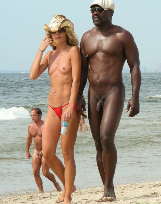 Barer Nudist Dreams Naked couples of naturist lovers in spy-eye focus Image 8