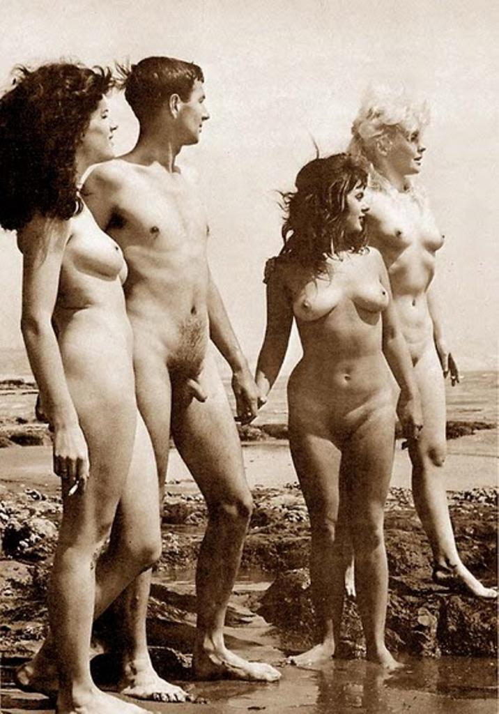 Vintage nudist  Retro vintage pretty nudist girls's body,.. Photo 1