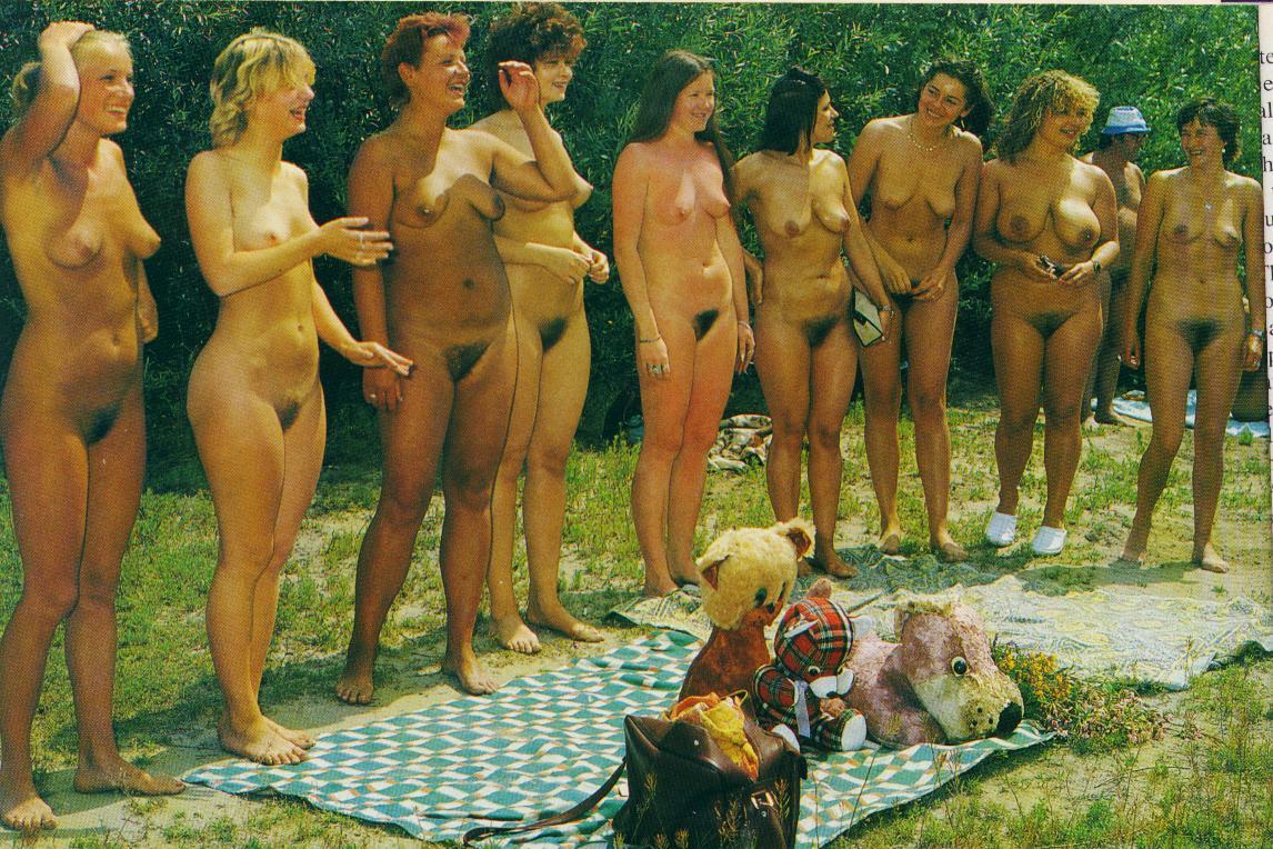 Vintage nudist  Retro good-looking bare maidens's faces, boobs,.. Figure 7
