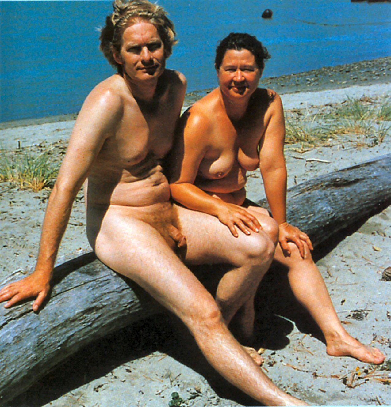 Vintage nudist  Retro vintage finest bare ladies's tits, faces,.. Photo 1
