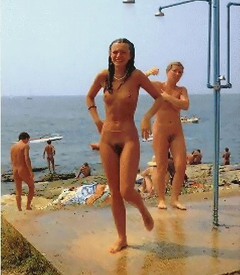 Vintage nudist  Retro beautiful bare amateur's body, boobs,.. Image 3