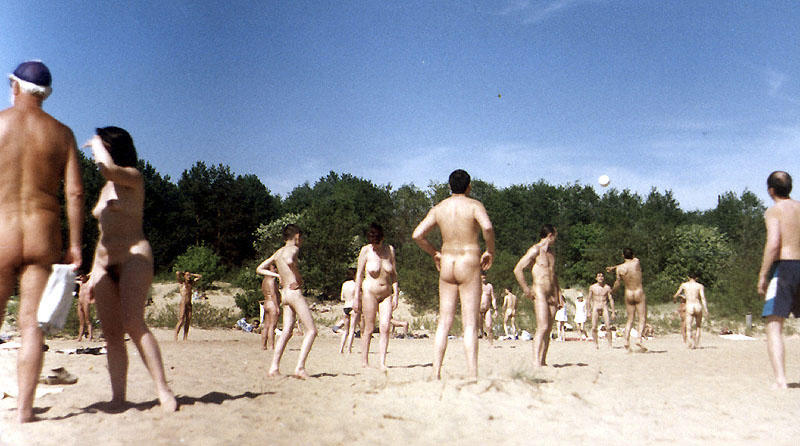 Vintage nudist  Vintage lovable naked wives's tits, legs,.. Photo 1