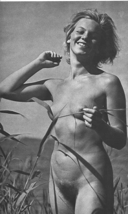 Vintage nudist  Retro pretty naked ladies's pubis, tities,.. Record 10