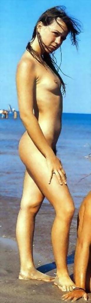 Vintage nudist  Retro vintage beautiful bare girls's pubis,.. Image 3