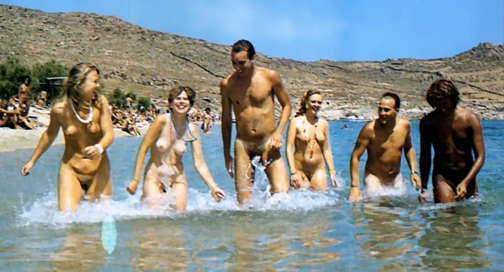 Vintage nudist  Retro pretty naturist girls's fanny, pubis,.. Image 8