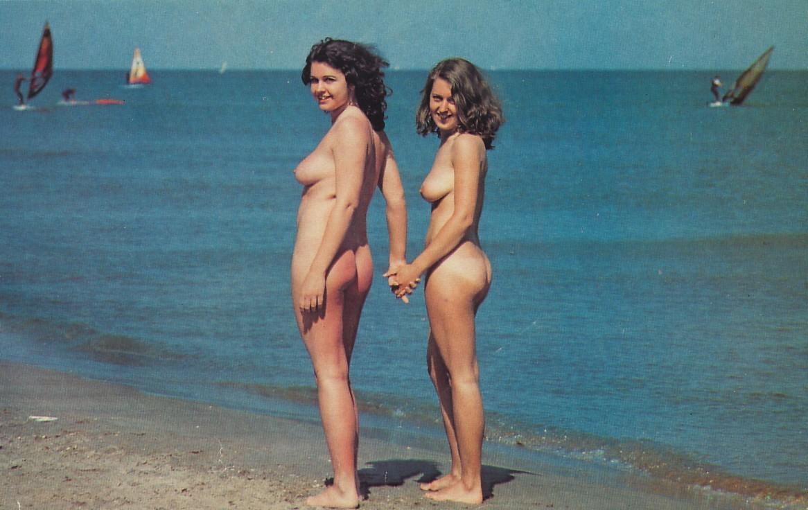 Vintage nudist  Vintage retro alluring amateur's legs, booty,.. Picture 2