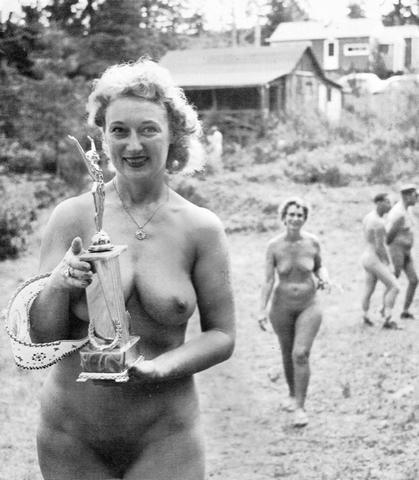 Vintage nudist  Retro glamorous stripped damsels's body,.. Figure 7