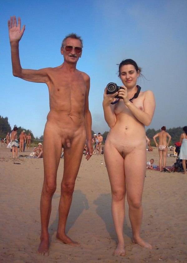 Barer Nudist Dreams Naturist couples and companies naked at seaside.. View 6