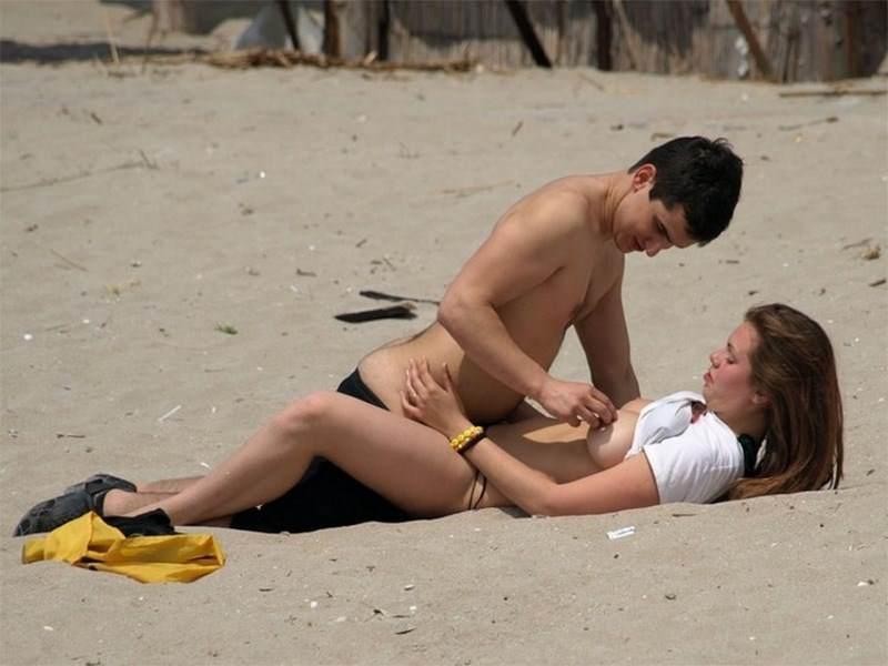 Bare Nudist Dreams It's okay to spy on the fuck in the sand! Submission 11