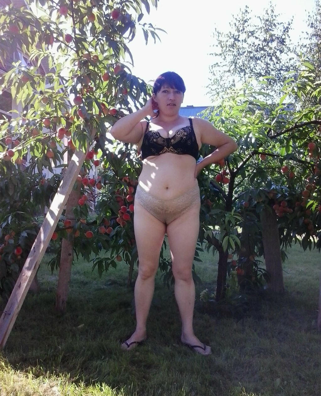 all Naturist moms doing a naked gardening - Grown-up.. Figure 7