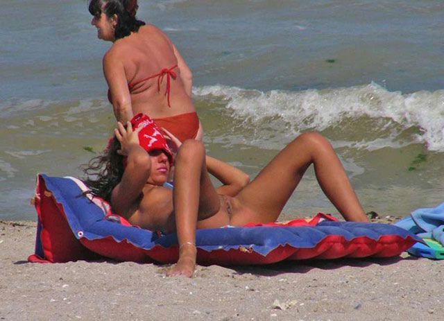 Nude Beaches Pics Unveil on beaches - Girl's Largeness hooves on a.. View 6