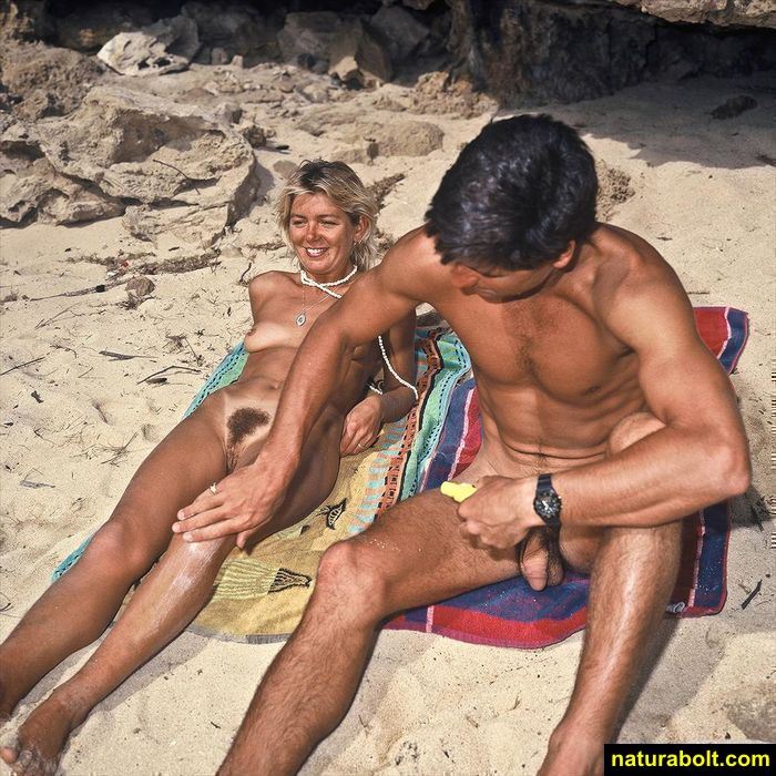 Amateurs Beach Bare  Couples Nudists bring to an end mewl change.. Picture 2