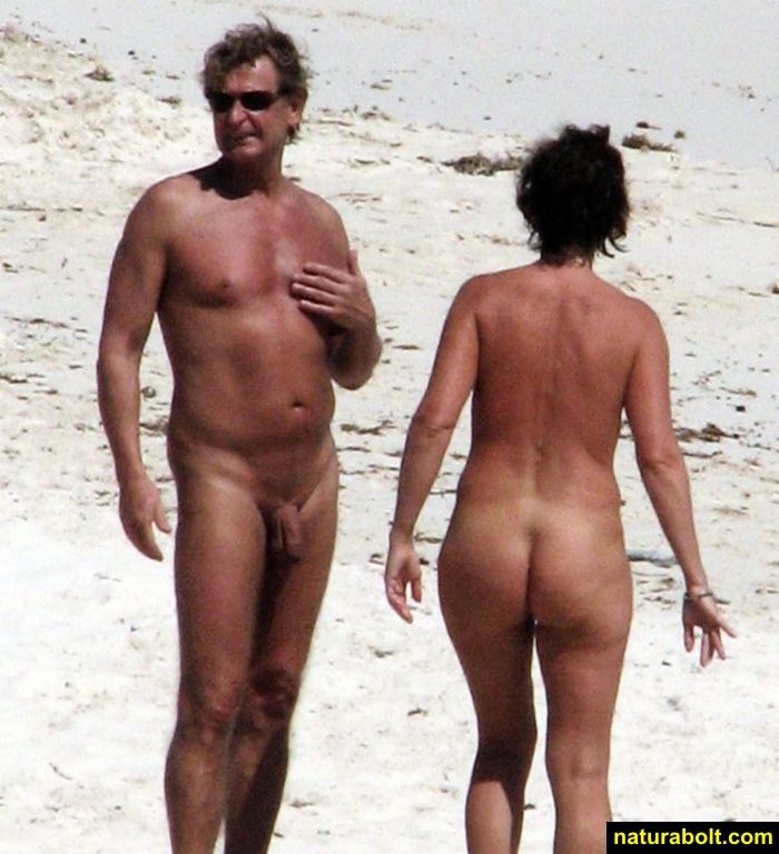 Amateurs Beach Bare  Couples Nudists bring to an end mewl change.. Scene 4