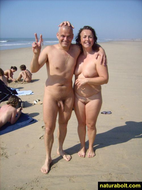 Amateurs Beach Bare  Plus his wife everlastingly visited the seashore Image 8