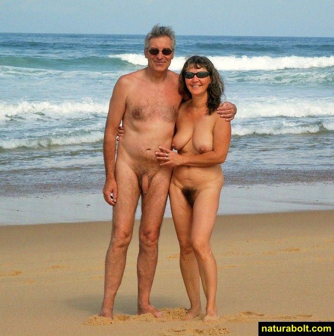 Amateurs Beach Bare  On a Naturist littoral with his appealing fit.. Photo 1