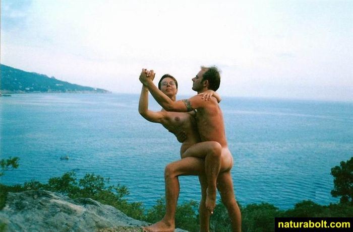 Amateurs Beach Bare  Such a attractive couple dudikov a pleasure..  18