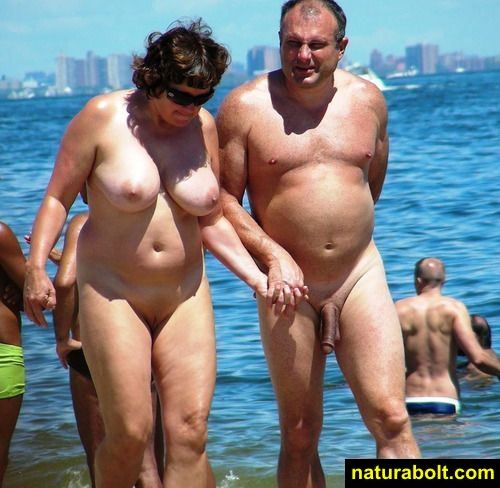 Amateurs Beach Bare  The couples on a Nudist lakeshore is without..  15