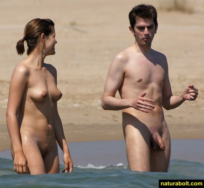 Amateurs Beach Bare  Couples Nudists in advance of gain in value.. Photo 1
