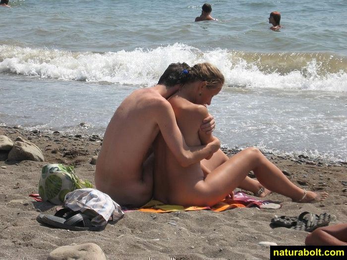 Amateurs Beach Bare  Family couples be advantageous to Nudists in.. Figure 7