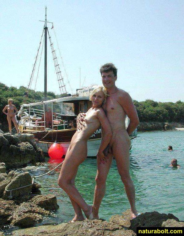 Amateurs Beach Bare  Couples Nudists Submission 11
