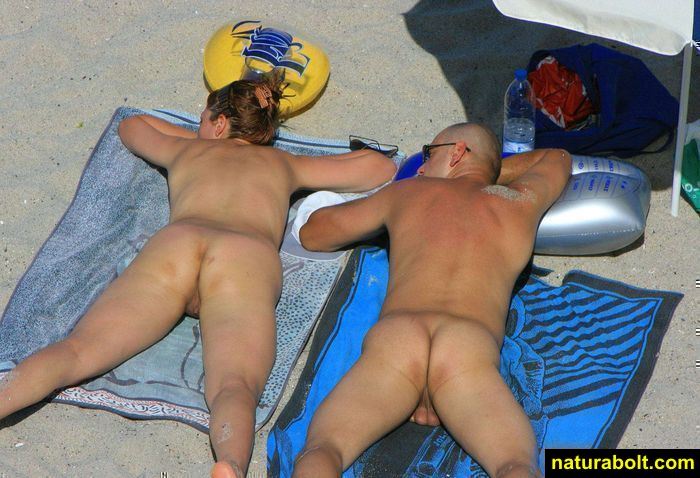 Amateurs Beach Bare  Couples Nudists  16