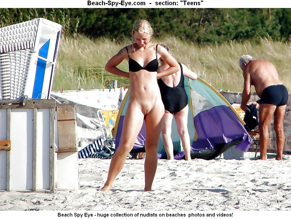 obscene naturist chicks admires itself by the sea